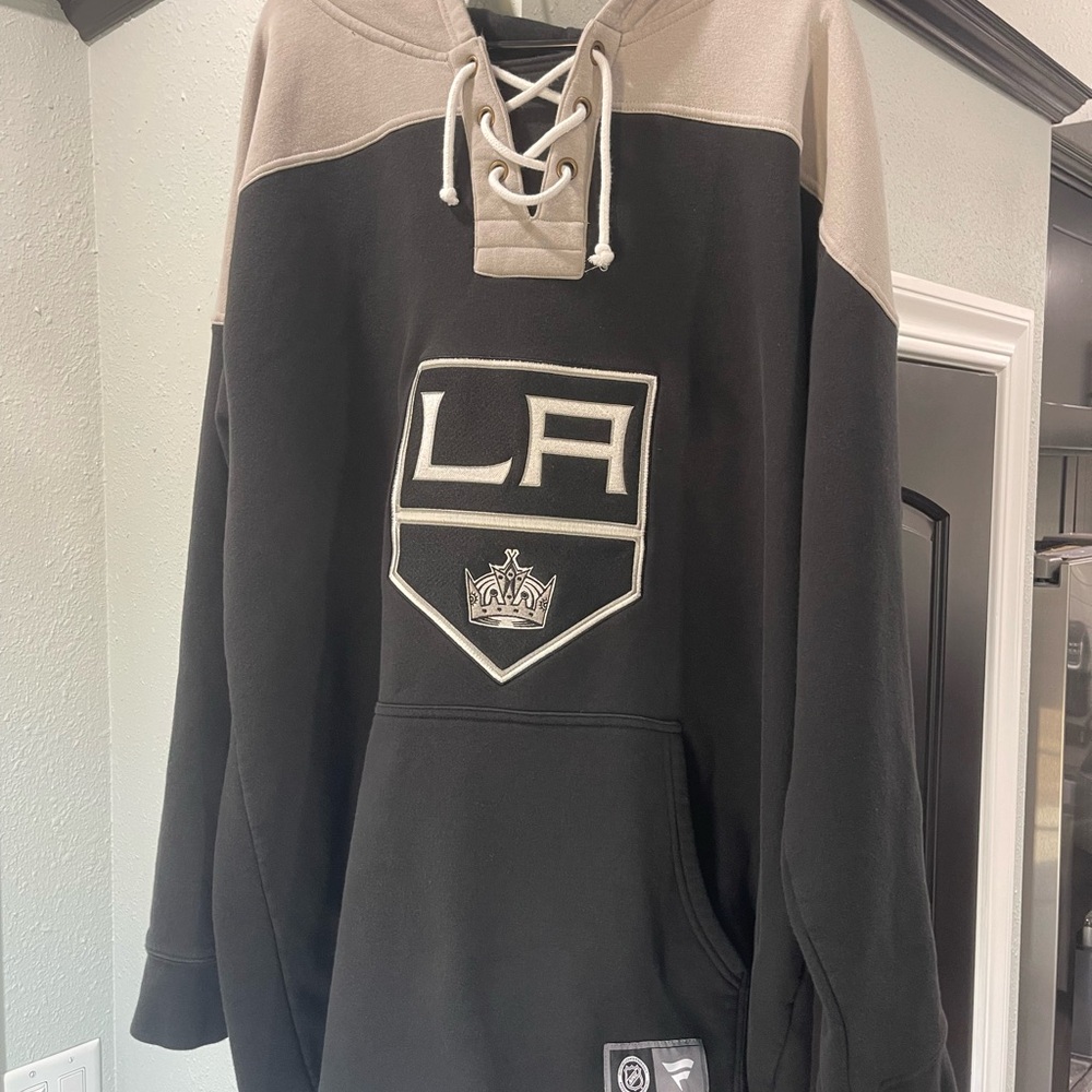 Fanatics Los Angeles Kings Lace-Up Hoodie